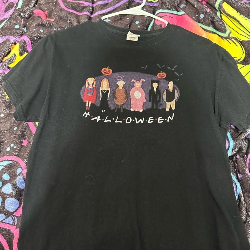 Halloween friend shirt size medium